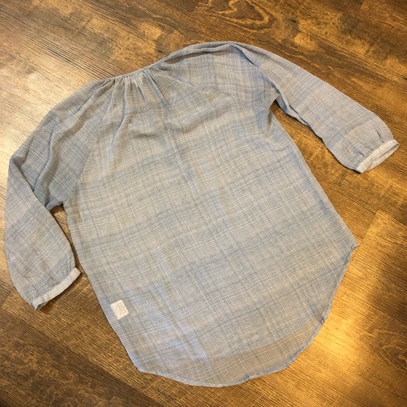 Light blue Olive & Oak blouse size medium - Picture 2 of 3